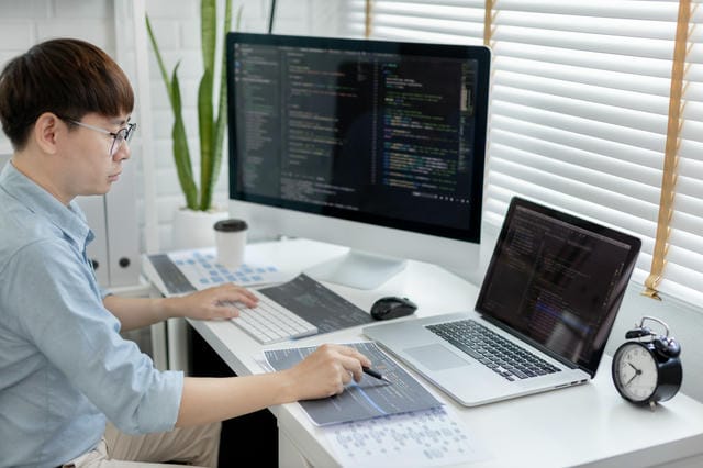 クラウドネイティブがもたらす現代システム開発運用革新と柔軟性への進化